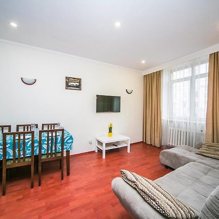 Apartment Ploshchad Pobedy 3 Komnaty Minsk Eksteriør billede