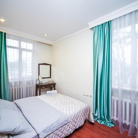 Apartment Ploshchad Pobedy 3 Komnaty Minsk Eksteriør billede