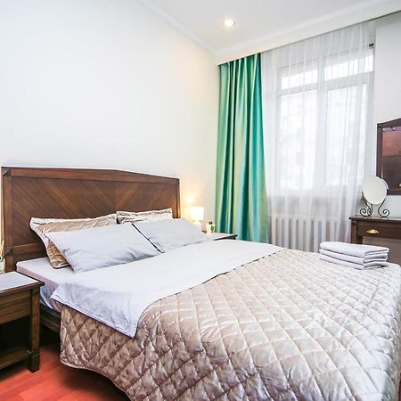 Apartment Ploshchad Pobedy 3 Komnaty Minsk Eksteriør billede