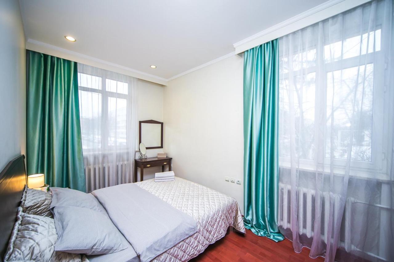 Apartment Ploshchad Pobedy 3 Komnaty Minsk Eksteriør billede