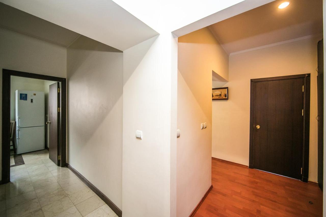 Apartment Ploshchad Pobedy 3 Komnaty Minsk Eksteriør billede